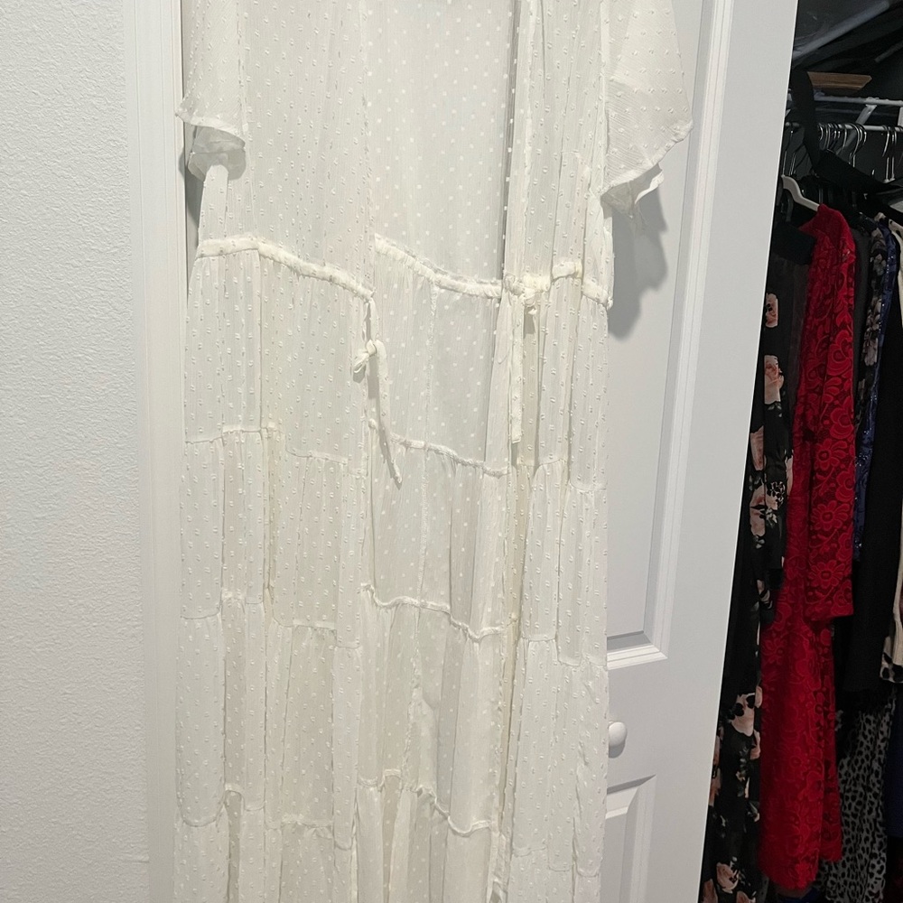Torrid white  Women's kimono